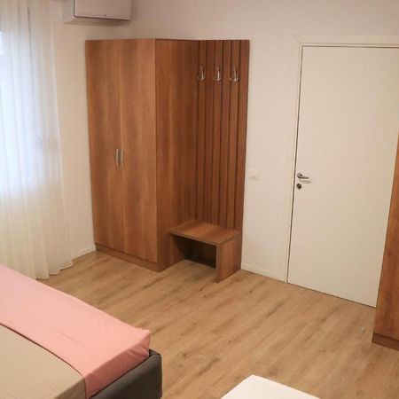 Albora Guest House Fier Esterno foto