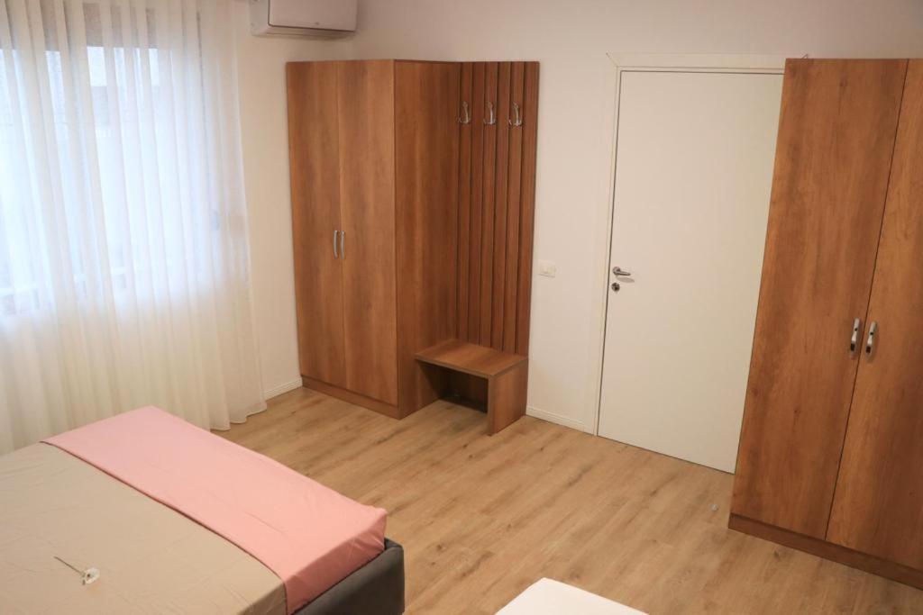 Albora Guest House Fier Esterno foto