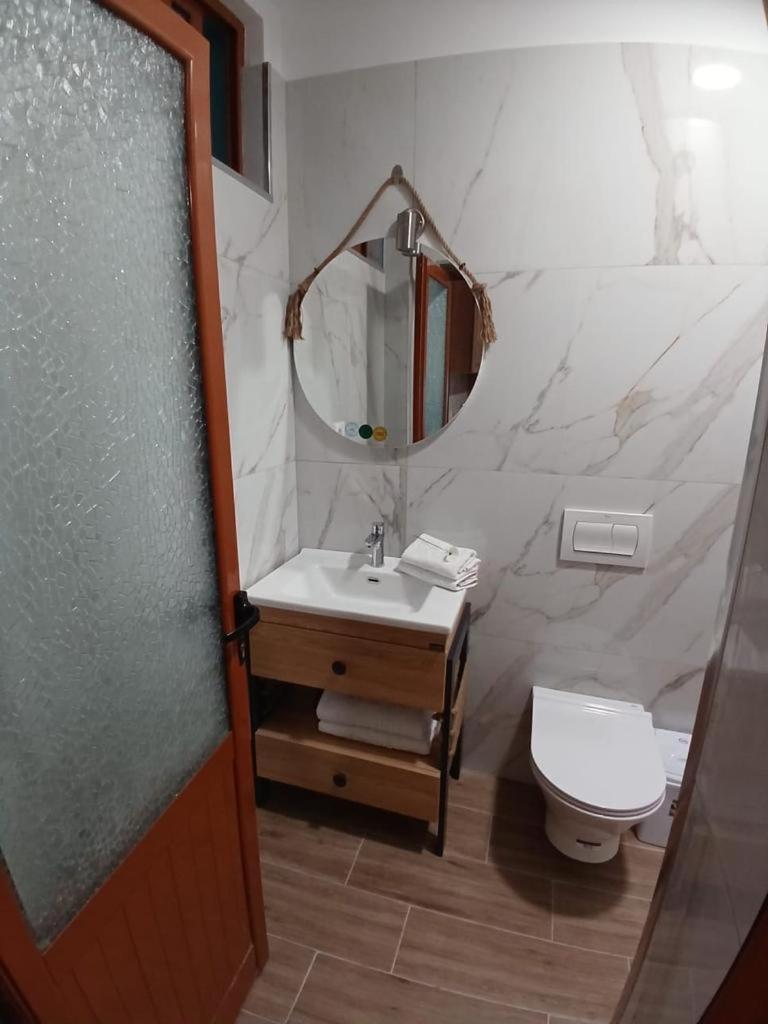 Albora Guest House Fier Esterno foto